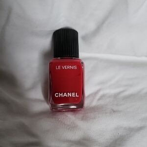 CHANEL Le Vernis Classic Red Nail Polish Bottle